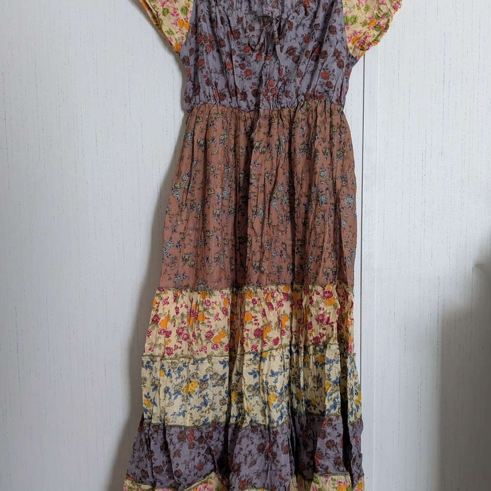 Floral Maxi Dress with Multicolor Design - Picture 2 of 3